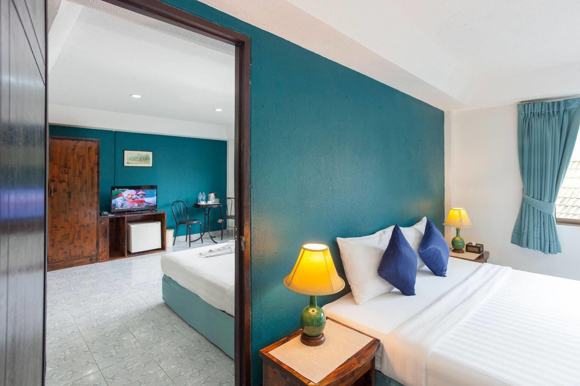 فندق Simple Boutique Seabreeze Patong المظهر الخارجي الصورة