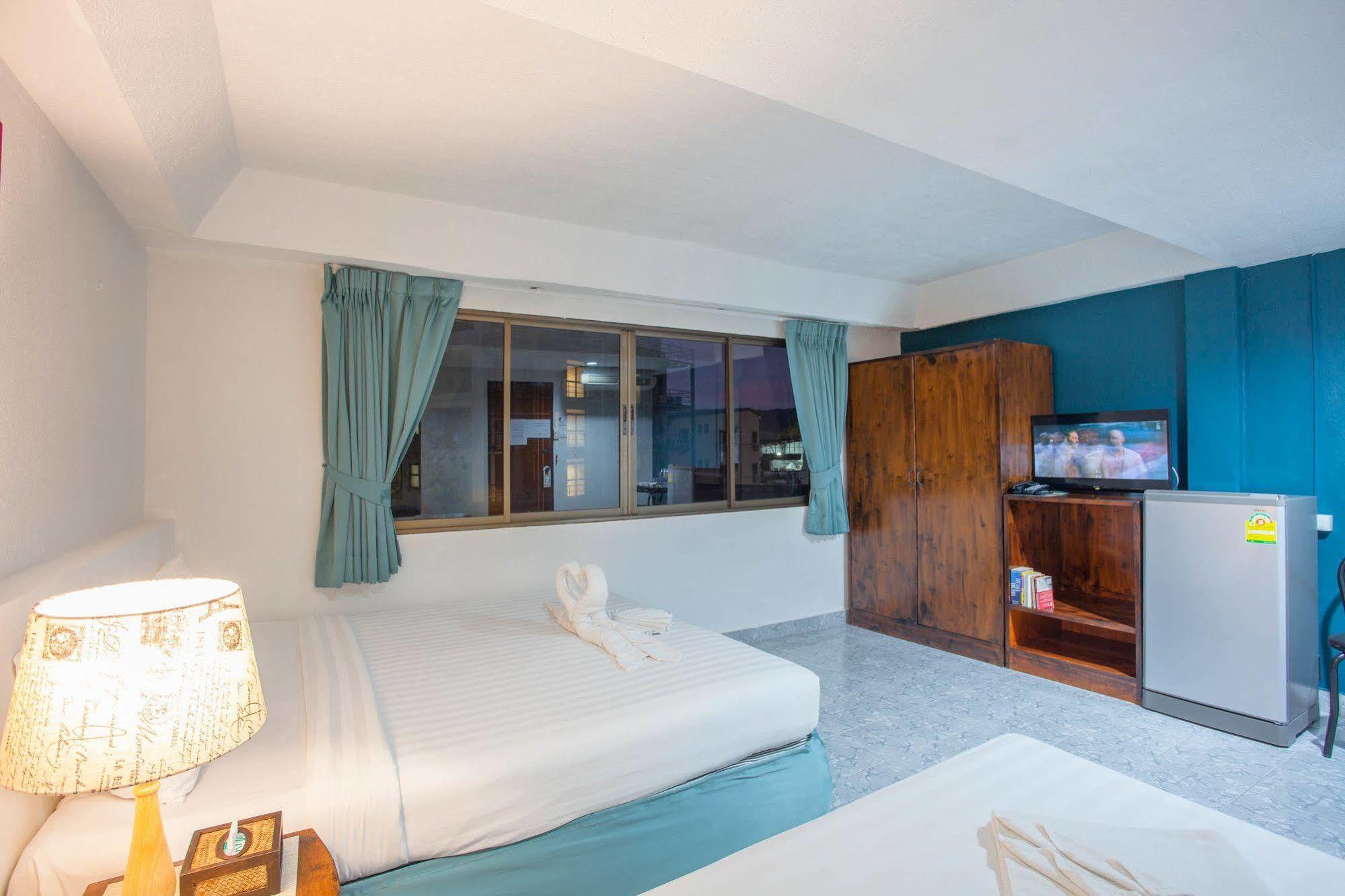 فندق Simple Boutique Seabreeze Patong المظهر الخارجي الصورة